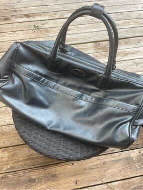 Vintage Kenneth Cole Reaction Black Rolling Duffel Travel Bag /Carry On Luggage